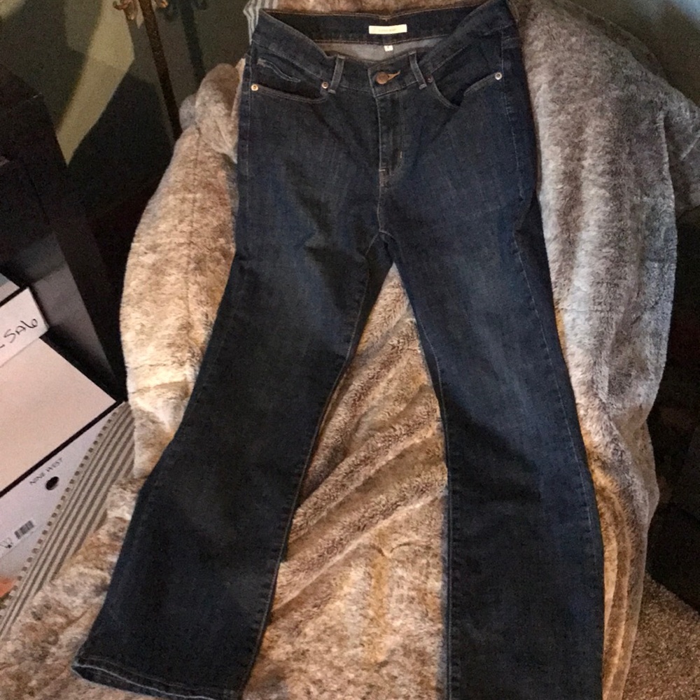 Levi’s classic boot. Size 6. Only worn once